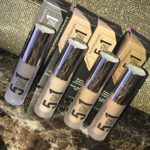 Brand new 5 IN 1 Eyeshadow/Primer 🤗